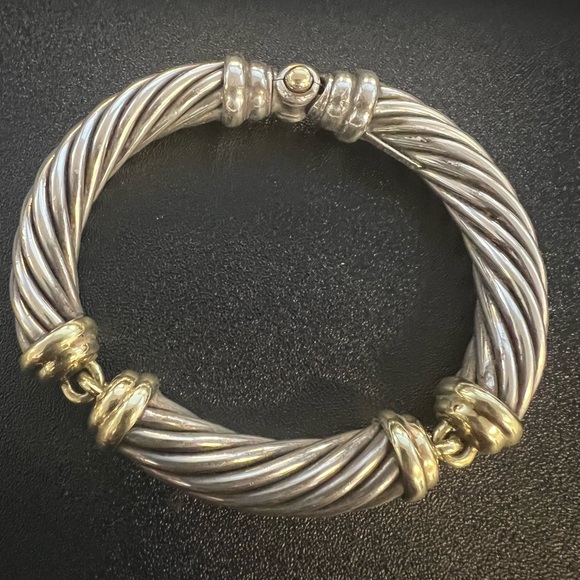 David Yurman 10mm Cable Bracelet with 3 sections. RETIRED AND RARE find! 🤍 💛 - Picture 2 of 15